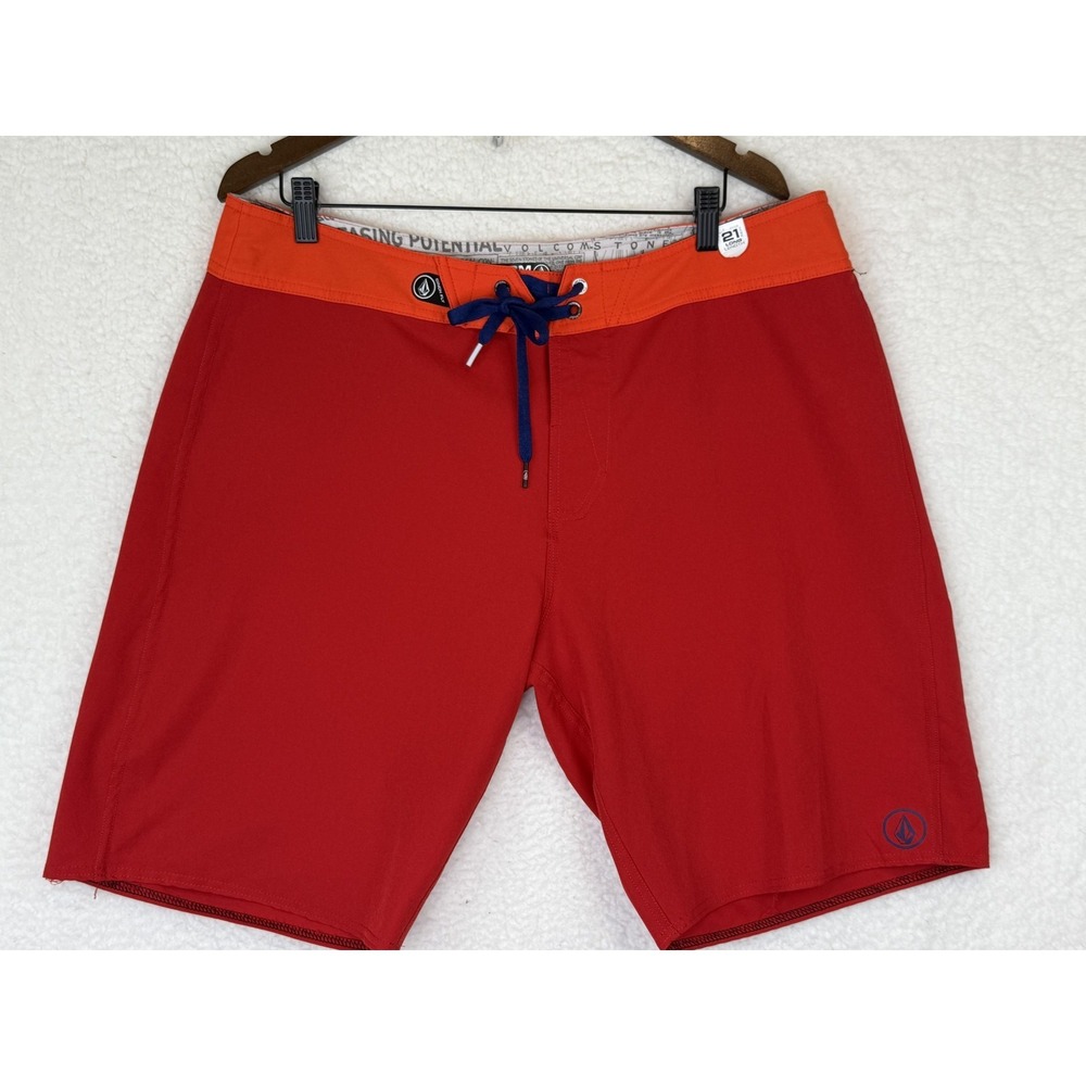 Volcom Board Shorts Mens 38 Red Microfiber Drawstring Back Pocket Swim Stretch